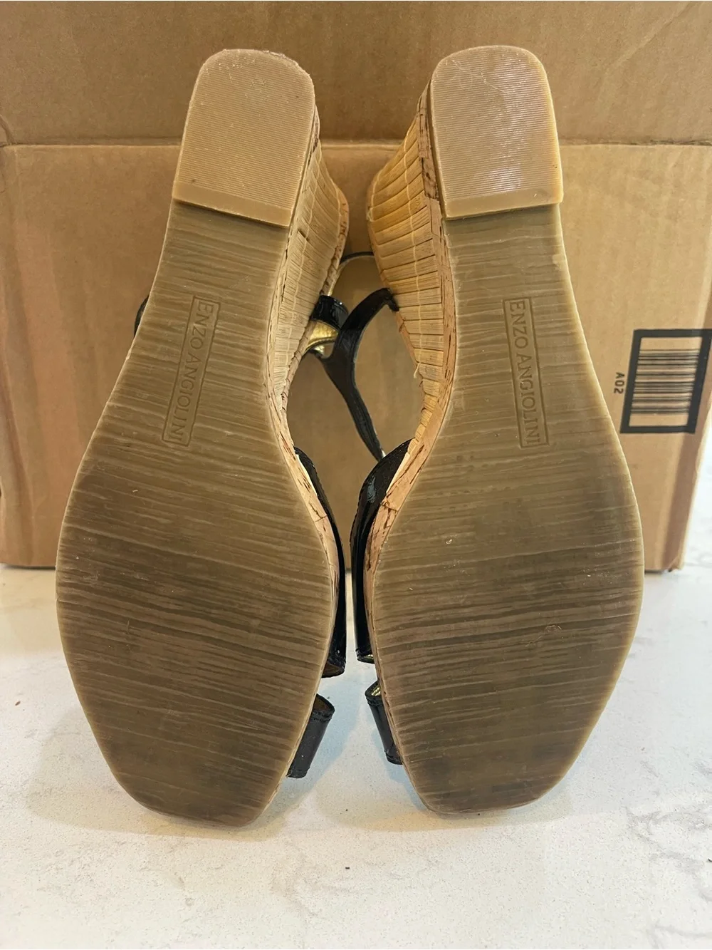 Enzo Angiolini Black Patent Leather T-Strap Bamboo Wedge Sandals Womens 11